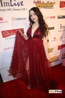 ynotcams2018_redcarpet197 